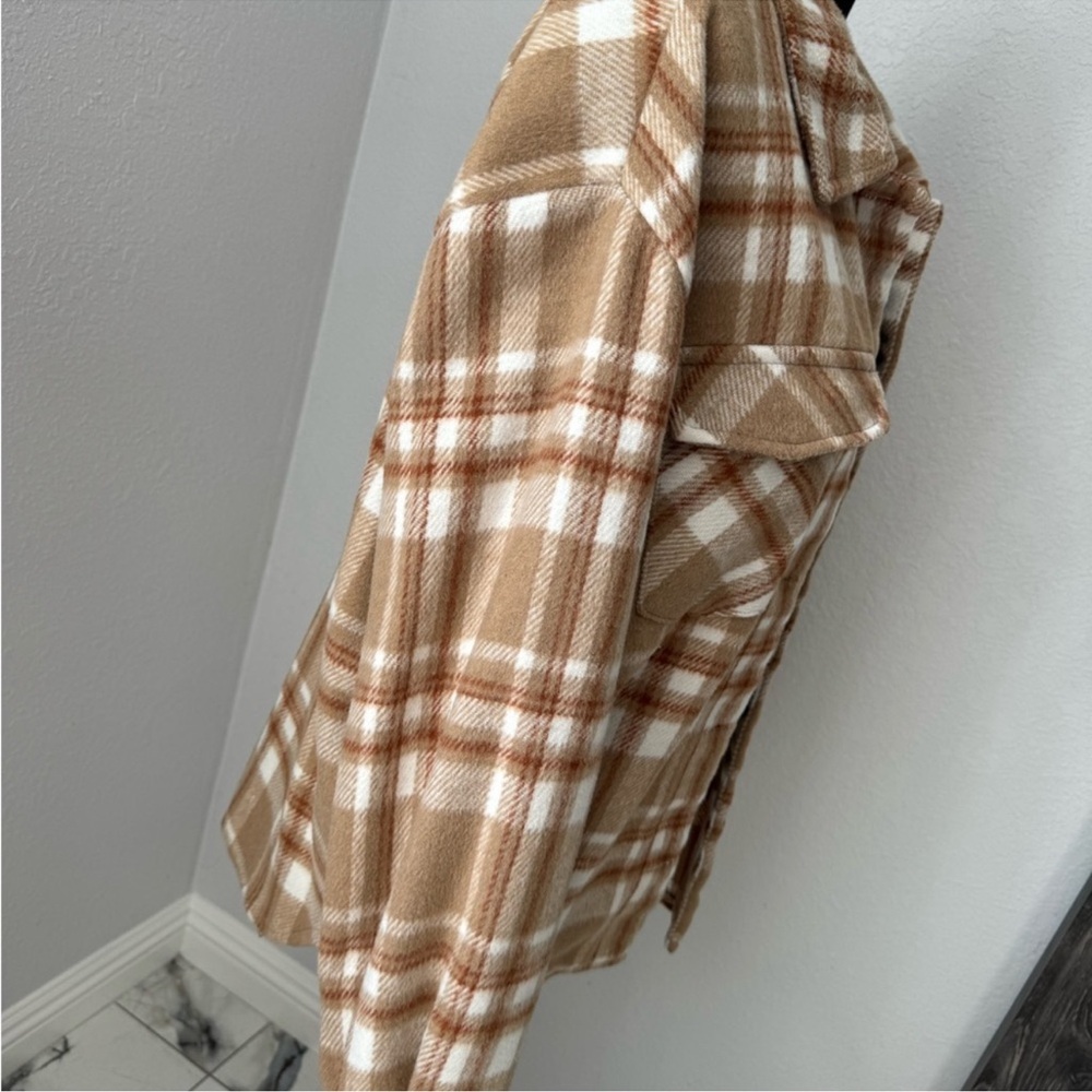 Stylish Plaid Button-Up Jacket - image 2